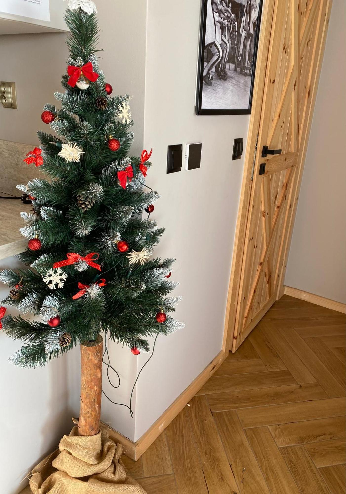 איסטבנה Zloty Gron Log Houses & Apartments מראה חיצוני תמונה