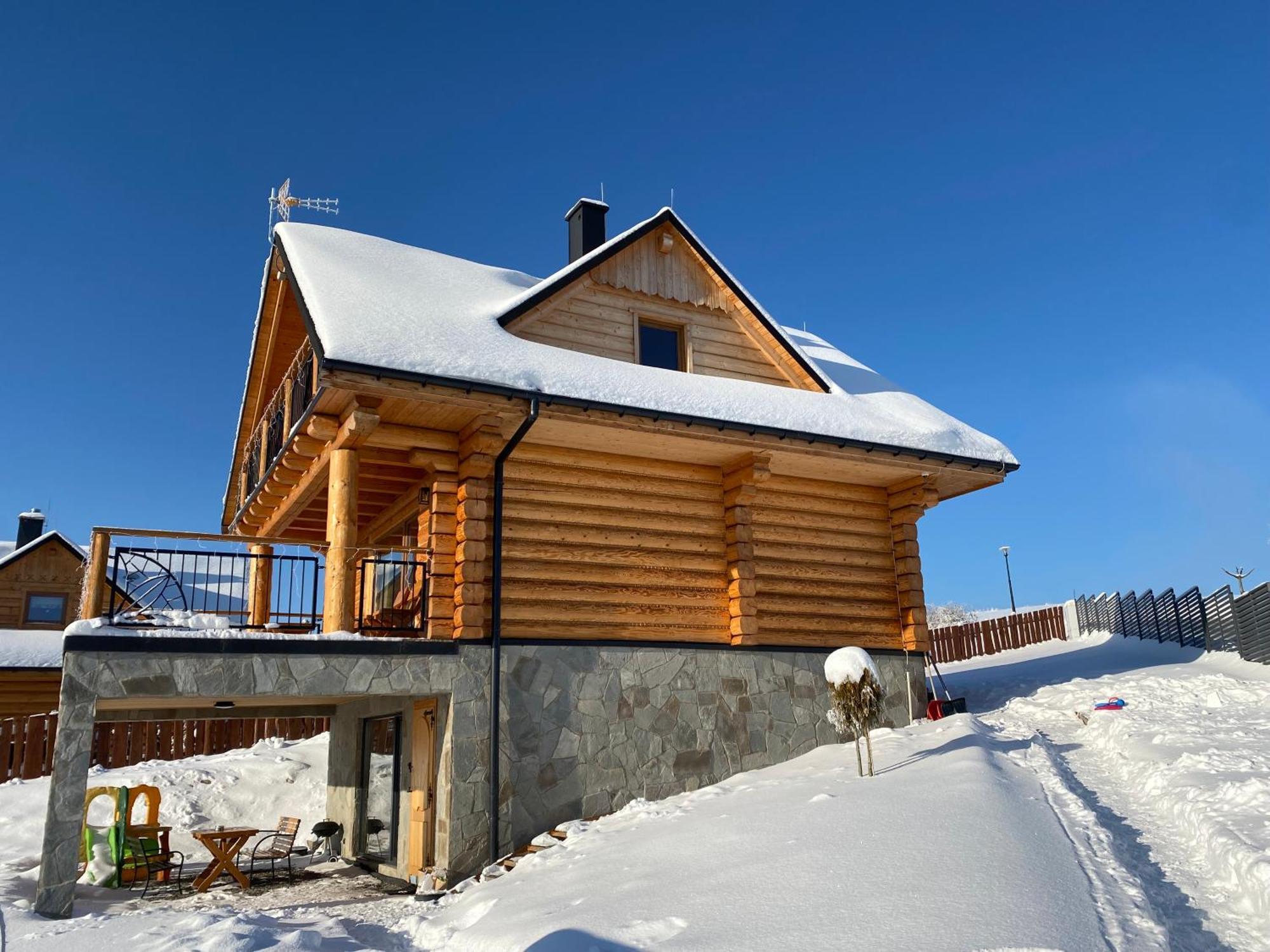 איסטבנה Zloty Gron Log Houses & Apartments מראה חיצוני תמונה