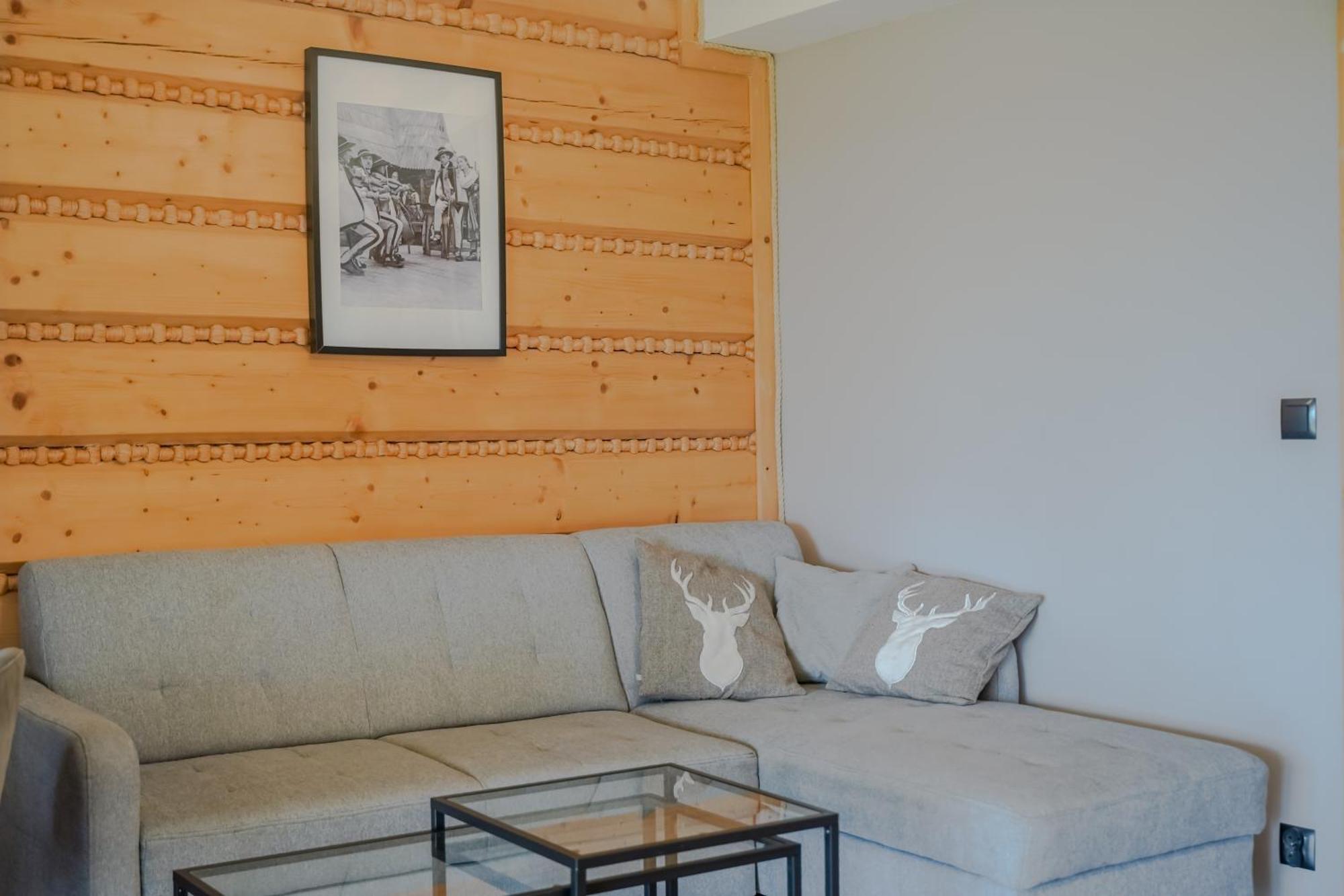 איסטבנה Zloty Gron Log Houses & Apartments מראה חיצוני תמונה