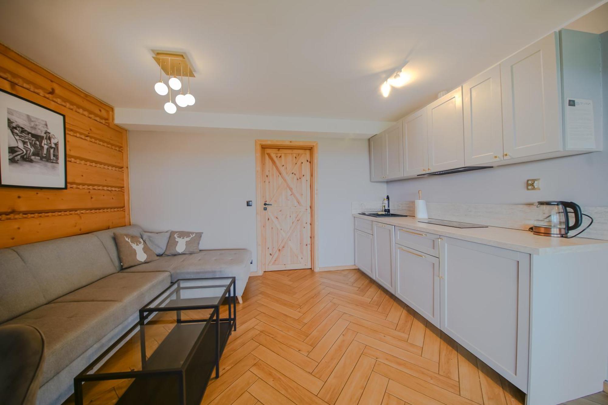 איסטבנה Zloty Gron Log Houses & Apartments מראה חיצוני תמונה