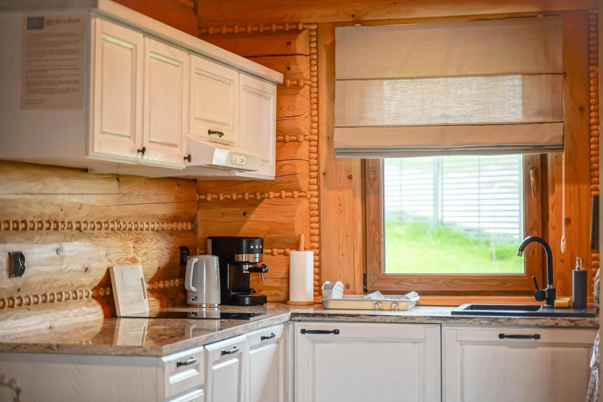 איסטבנה Zloty Gron Log Houses & Apartments מראה חיצוני תמונה